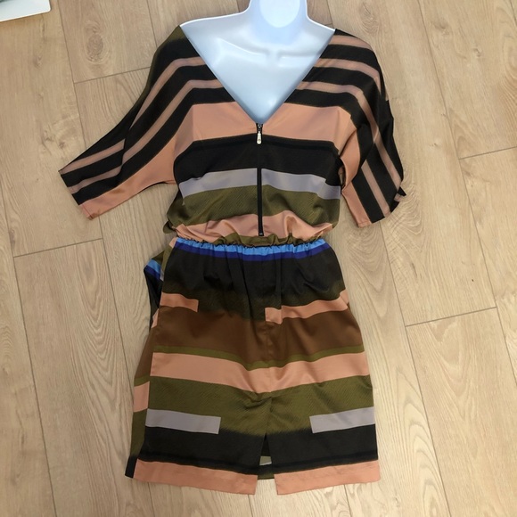 Like New Beautiful Love Moschino Dress - Picture 5 of 9